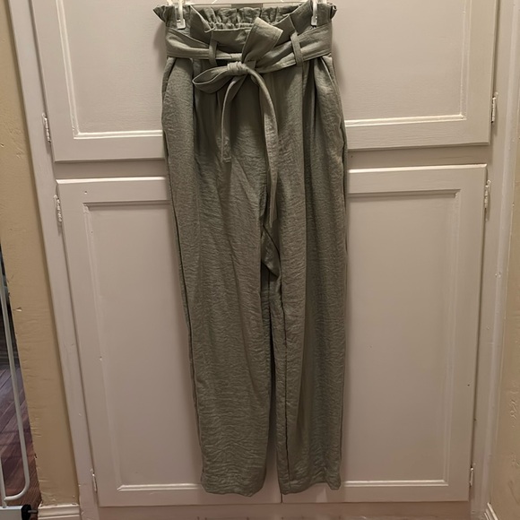 Sage paper bag pant with belt - Picture 1 of 6